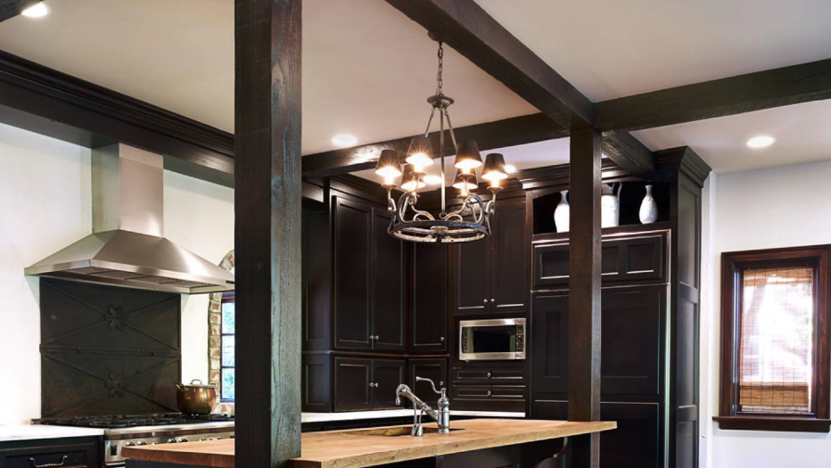 5 Ways to Incorporate Reclaimed Wood Columns into Your Interior