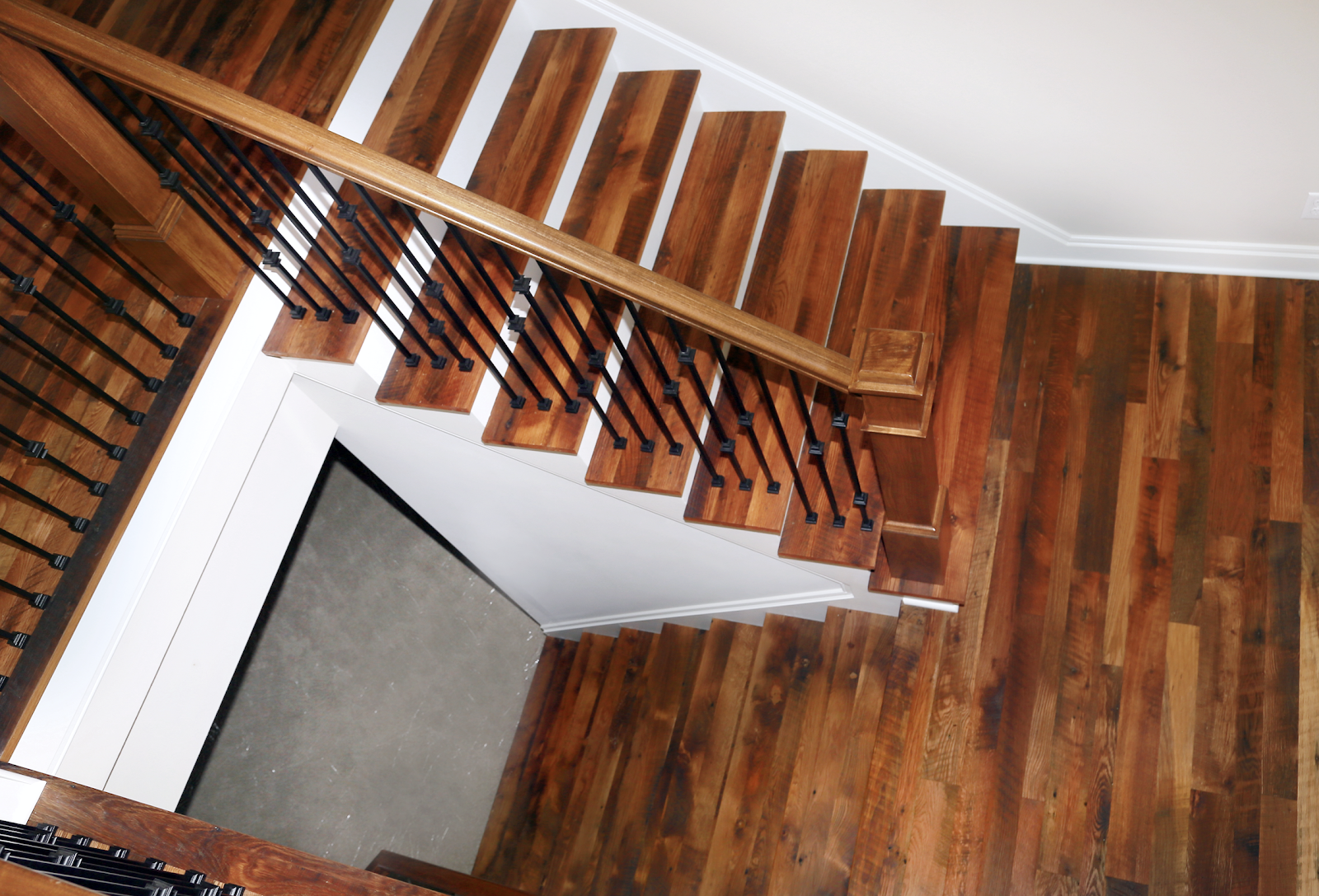 4 Timeless Wood Stair Ideas That Will Never Lose Style