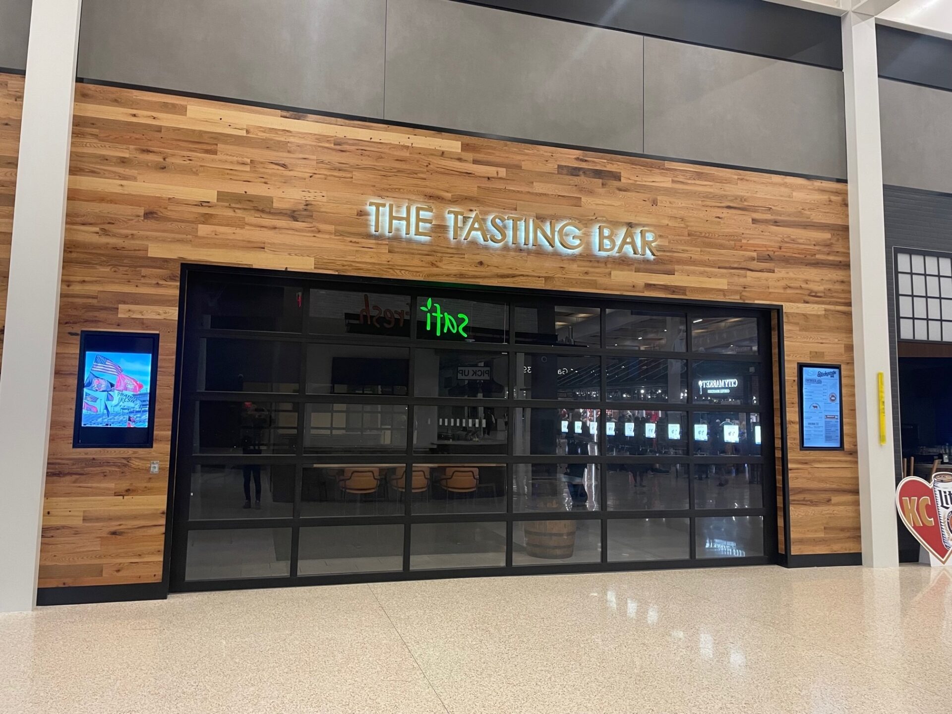 KCI Airport - Elmwood Reclaimed Timber